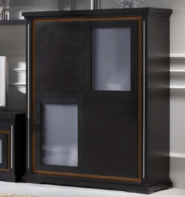 Витрина закрытая SAFIRA 376 фото Витрина закрытая SAFIRA 376. Фото №2